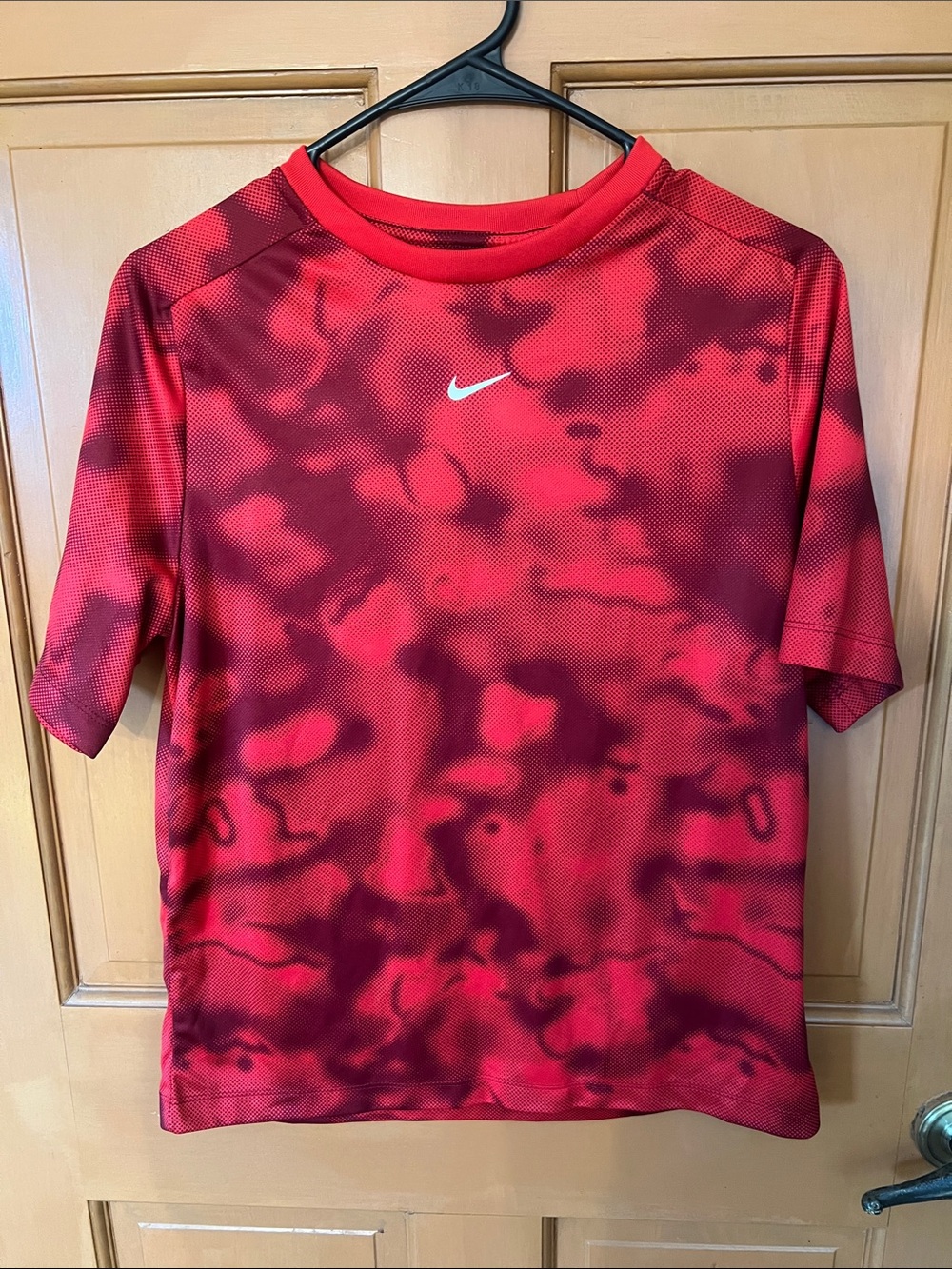 Nike Red and Dark Red Marbled Short Sleeve dry-fit